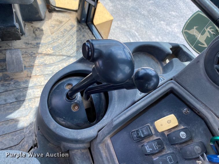 image for item HG9131 2008 John Deere 310SJ  backhoe