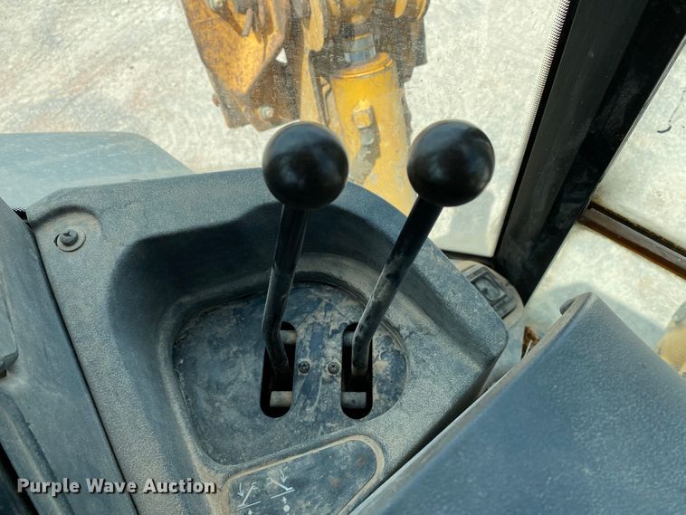 image for item HG9131 2008 John Deere 310SJ  backhoe