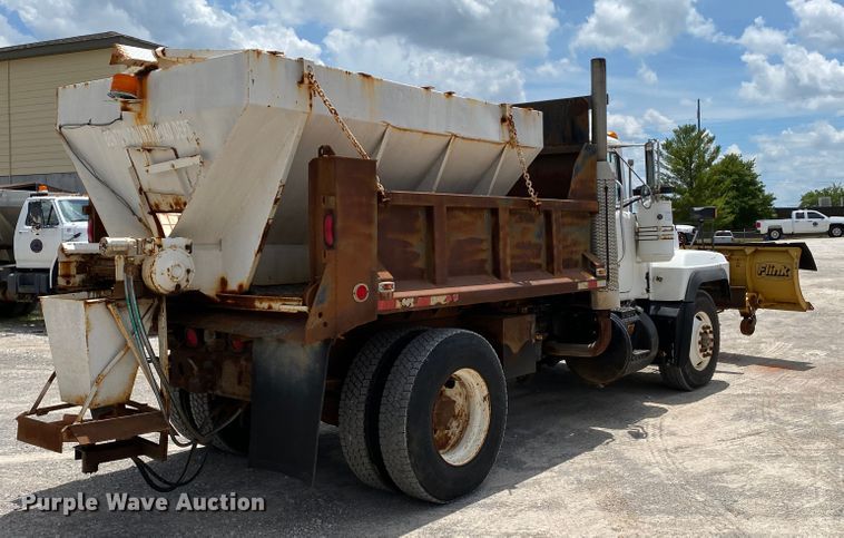 image for item HG9132 1998 Mack RD694P  dump truck