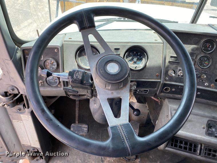 image for item HG9132 1998 Mack RD694P  dump truck