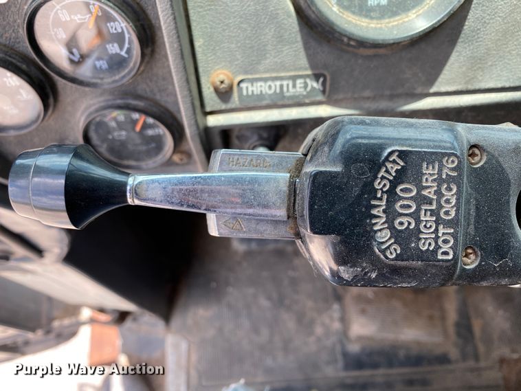 image for item HG9132 1998 Mack RD694P  dump truck