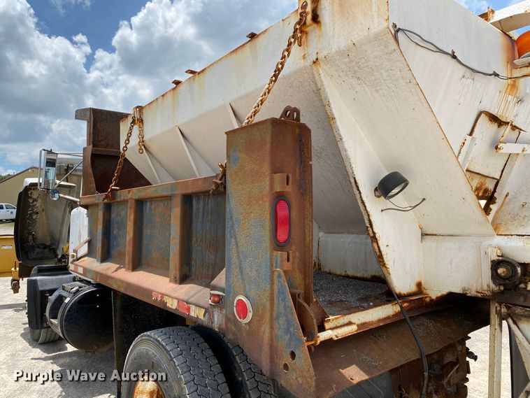 image for item HG9132 1998 Mack RD694P  dump truck