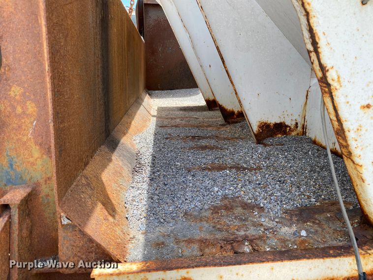 image for item HG9132 1998 Mack RD694P  dump truck