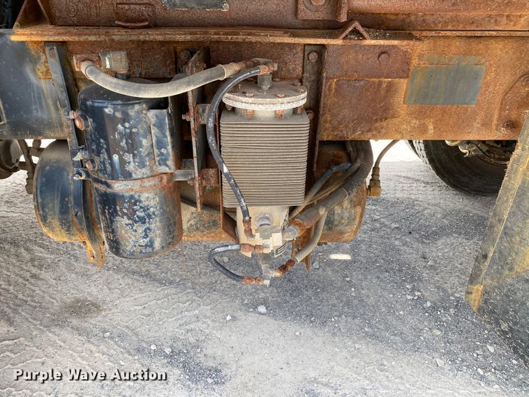 image for item HG9132 1998 Mack RD694P  dump truck