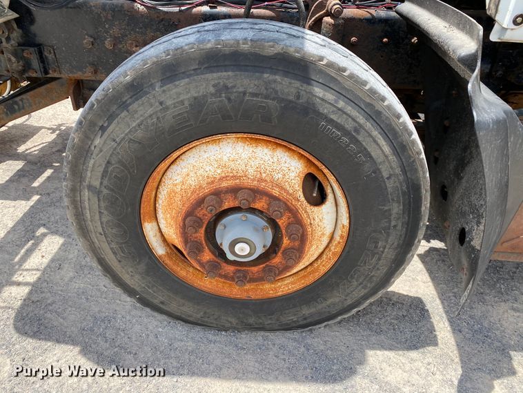 image for item HG9132 1998 Mack RD694P  dump truck