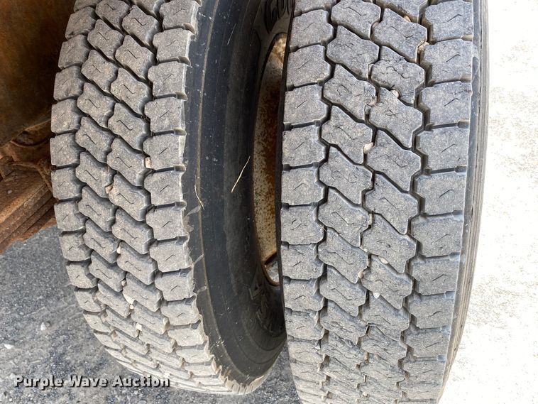 image for item HG9132 1998 Mack RD694P  dump truck