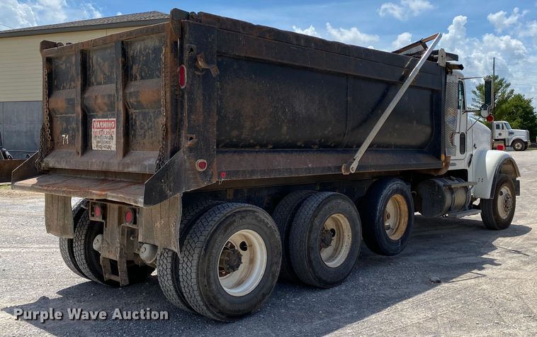 image for item HG9133 2004 Freightliner FL120  dump truck