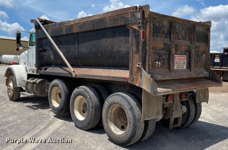 image for item HG9133 2004 Freightliner FL120  dump truck