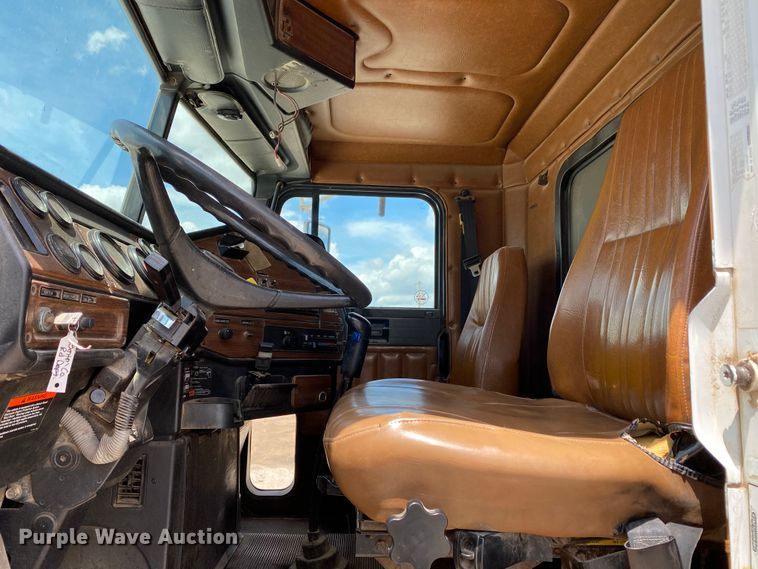 image for item HG9133 2004 Freightliner FL120  dump truck