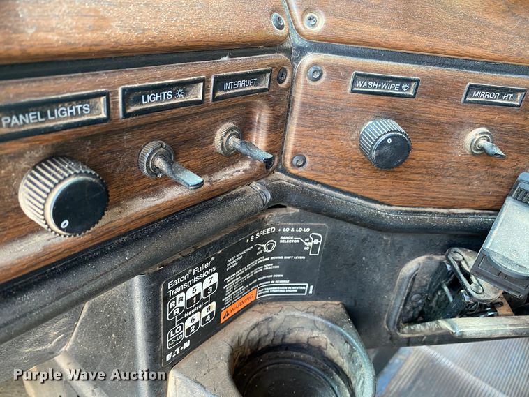 image for item HG9133 2004 Freightliner FL120  dump truck