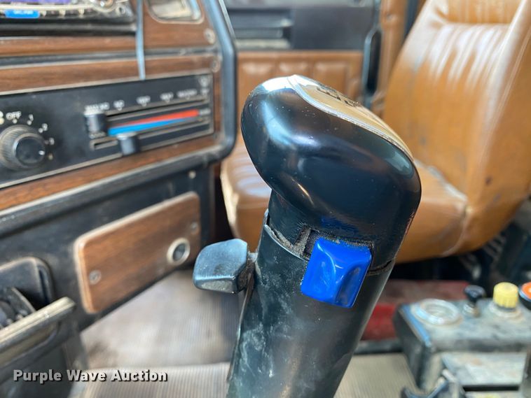 image for item HG9133 2004 Freightliner FL120  dump truck