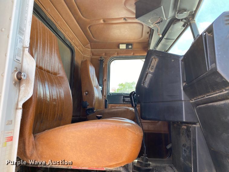 image for item HG9133 2004 Freightliner FL120  dump truck