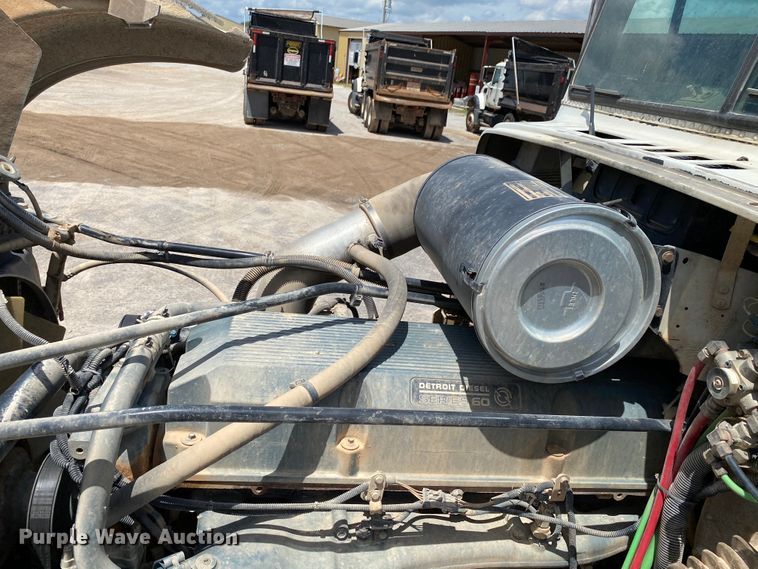 image for item HG9133 2004 Freightliner FL120  dump truck