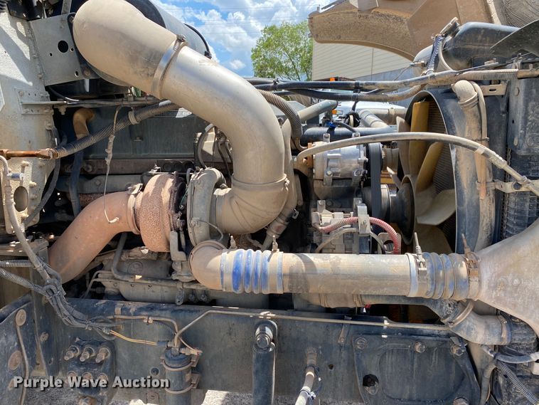 image for item HG9133 2004 Freightliner FL120  dump truck