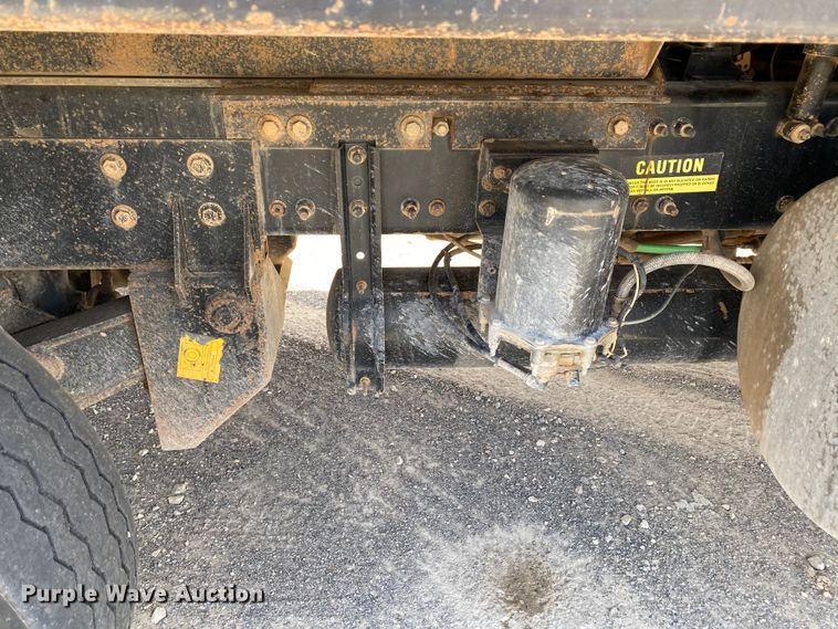 image for item HG9133 2004 Freightliner FL120  dump truck