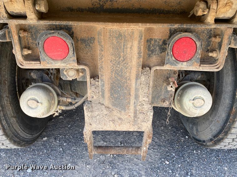 image for item HG9133 2004 Freightliner FL120  dump truck