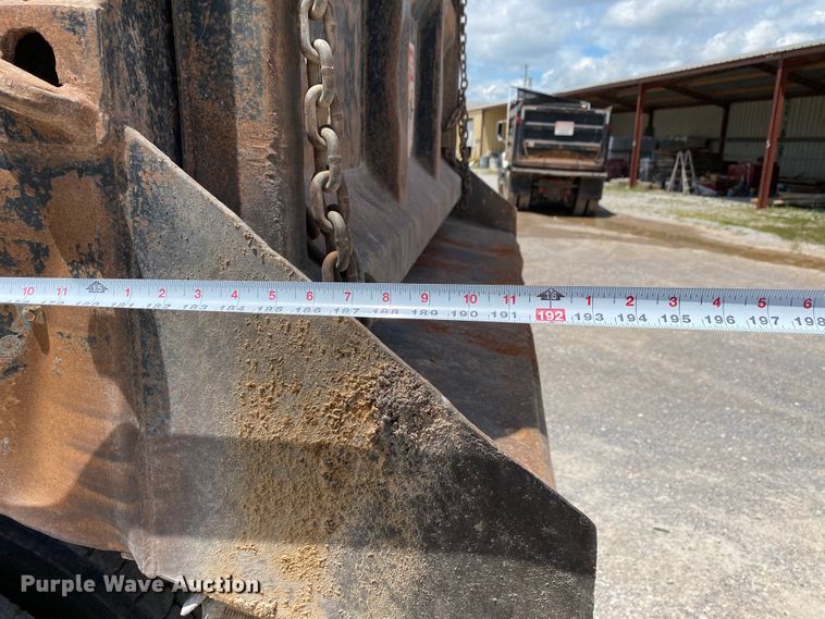 image for item HG9133 2004 Freightliner FL120  dump truck