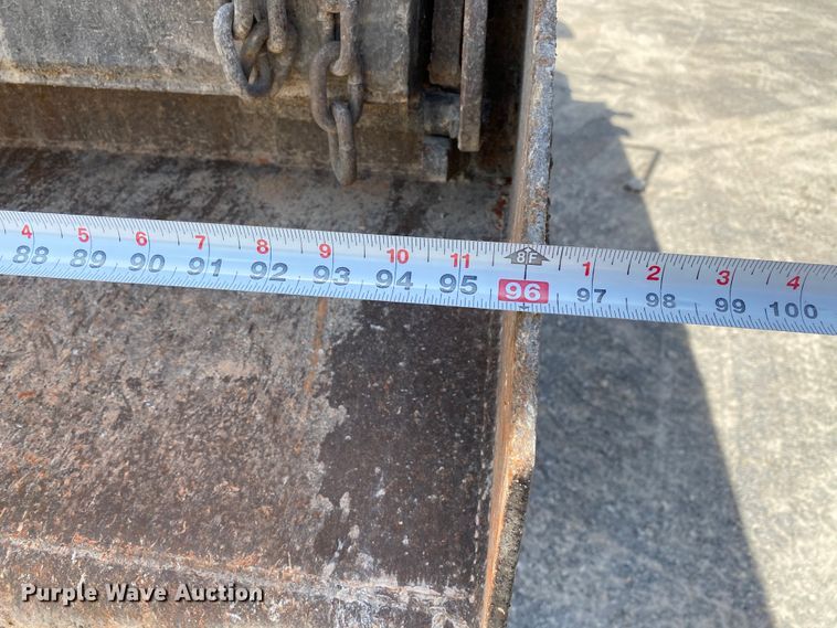 image for item HG9133 2004 Freightliner FL120  dump truck