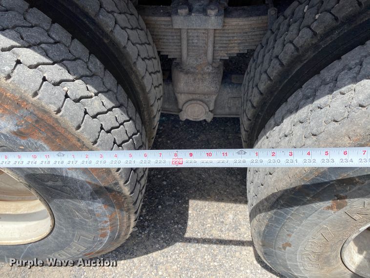 image for item HG9133 2004 Freightliner FL120  dump truck