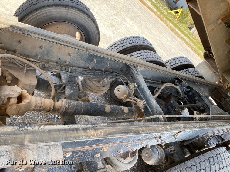 image for item HG9133 2004 Freightliner FL120  dump truck