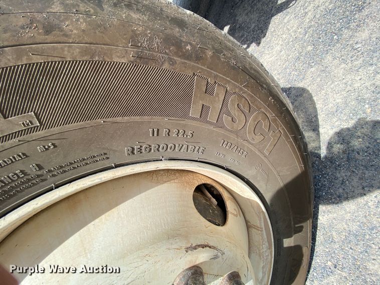 image for item HG9133 2004 Freightliner FL120  dump truck