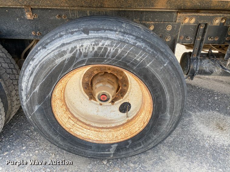 image for item HG9133 2004 Freightliner FL120  dump truck