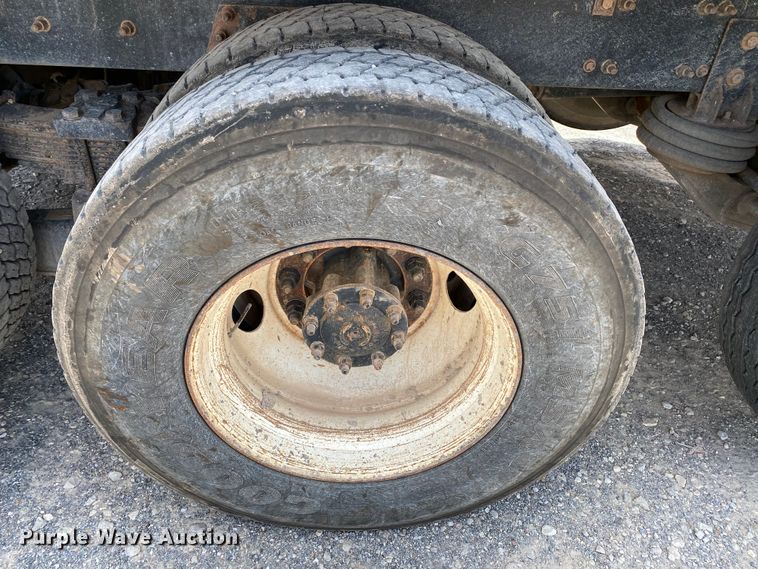 image for item HG9133 2004 Freightliner FL120  dump truck