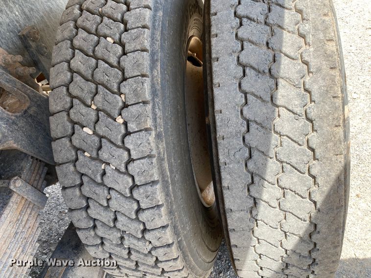 image for item HG9133 2004 Freightliner FL120  dump truck