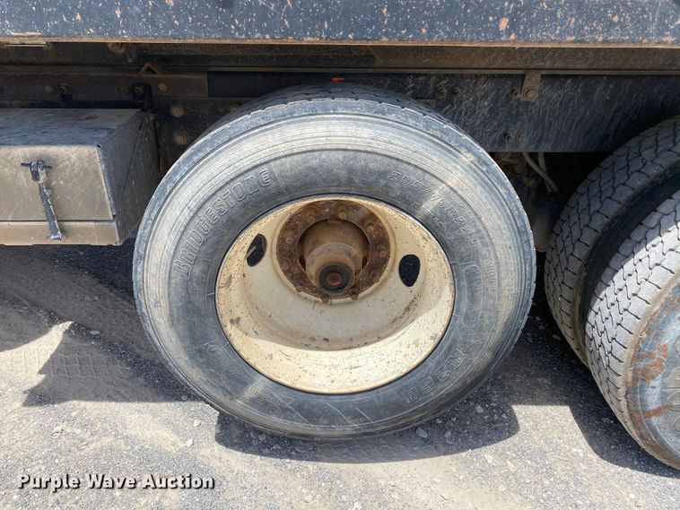 image for item HG9133 2004 Freightliner FL120  dump truck