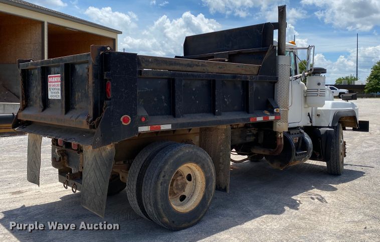image for item HG9134 1998 Mack RD694P  dump truck