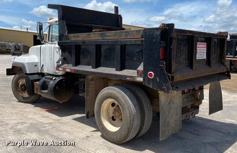 image for item HG9134 1998 Mack RD694P  dump truck