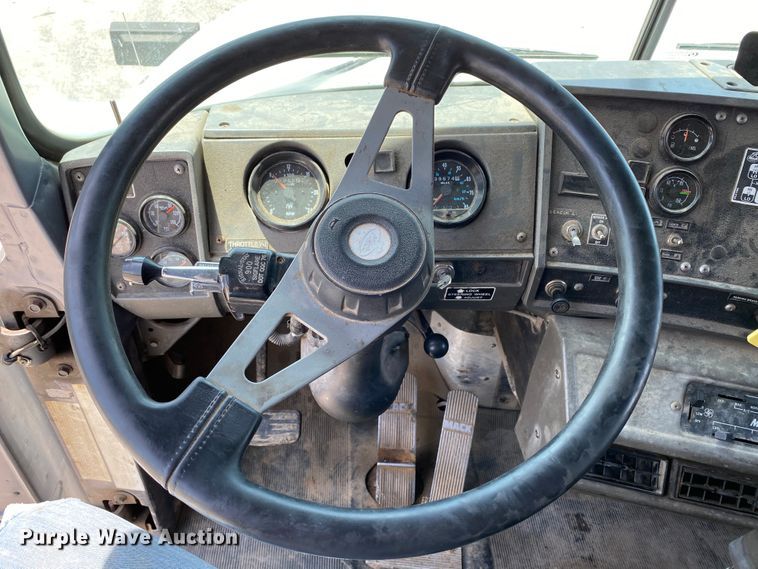 image for item HG9134 1998 Mack RD694P  dump truck