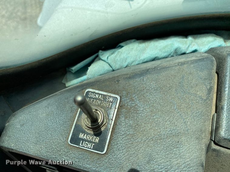 image for item HG9134 1998 Mack RD694P  dump truck