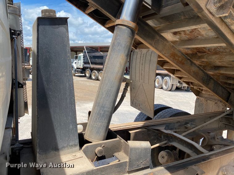 image for item HG9134 1998 Mack RD694P  dump truck