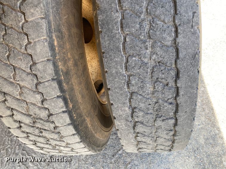 image for item HG9134 1998 Mack RD694P  dump truck