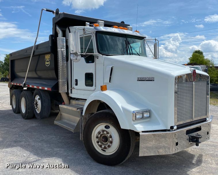 image for item HG9136 2014 Kenworth T805  dump truck