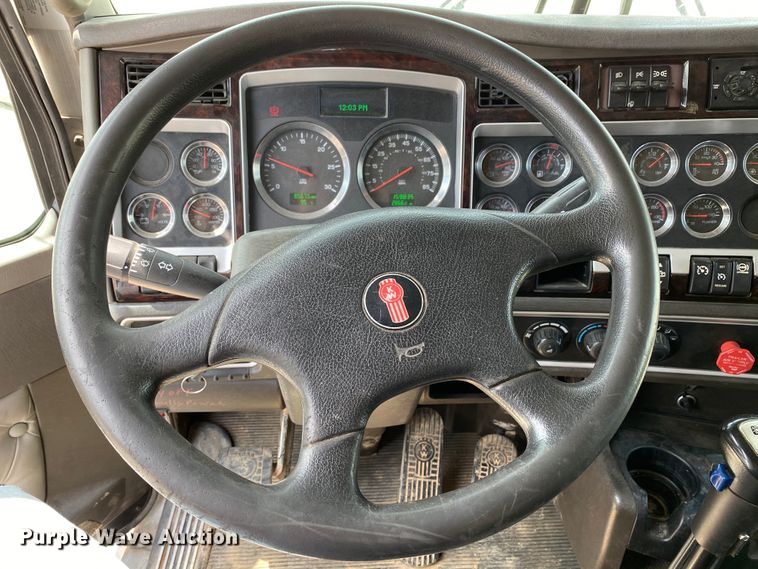 image for item HG9136 2014 Kenworth T805  dump truck