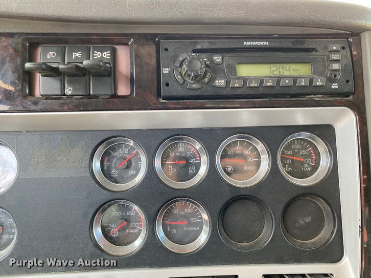 image for item HG9136 2014 Kenworth T805  dump truck