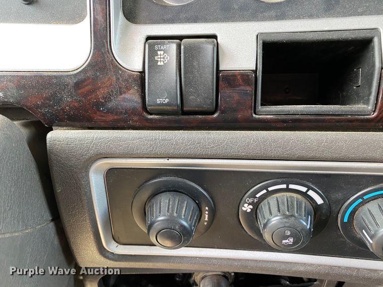 image for item HG9136 2014 Kenworth T805  dump truck