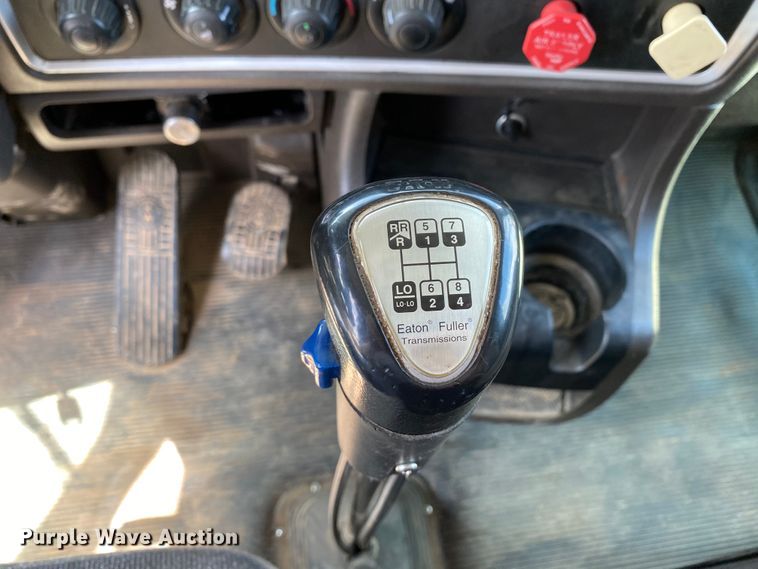 image for item HG9136 2014 Kenworth T805  dump truck