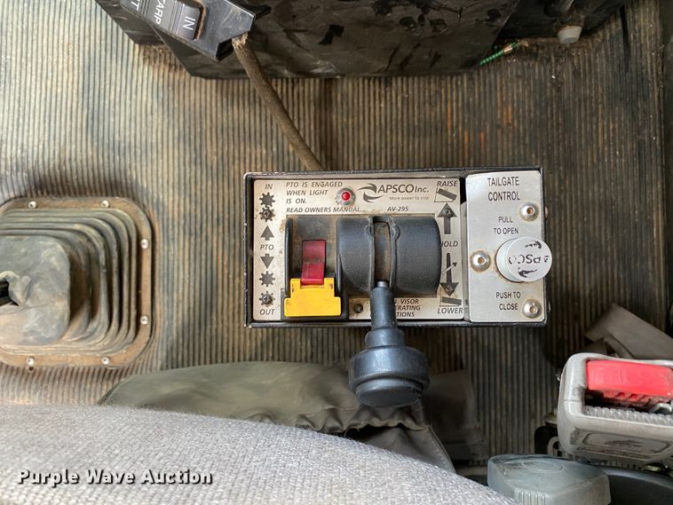 image for item HG9136 2014 Kenworth T805  dump truck