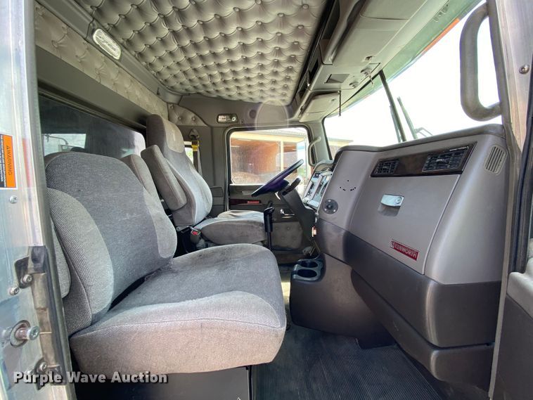 image for item HG9136 2014 Kenworth T805  dump truck