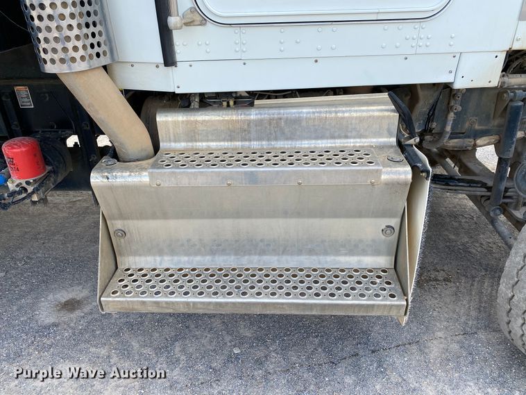 image for item HG9136 2014 Kenworth T805  dump truck