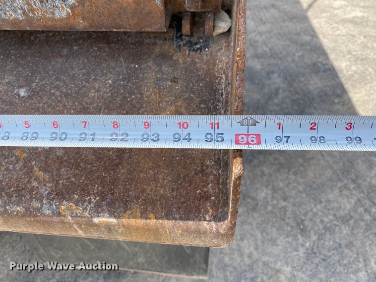 image for item HG9136 2014 Kenworth T805  dump truck