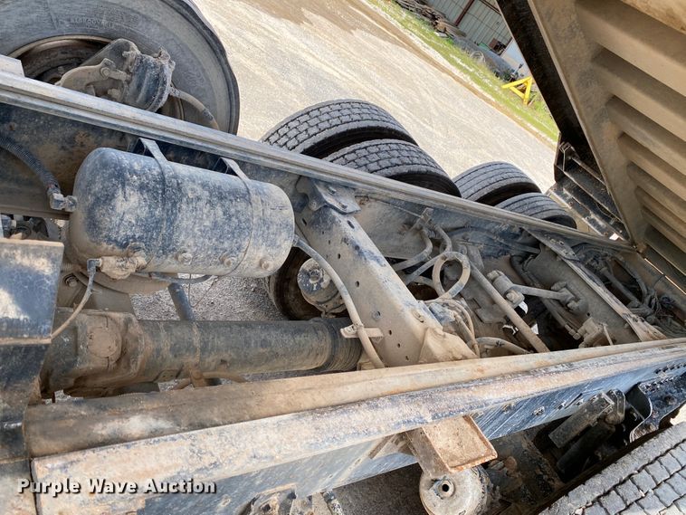 image for item HG9136 2014 Kenworth T805  dump truck