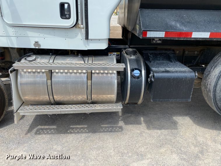 image for item HG9136 2014 Kenworth T805  dump truck