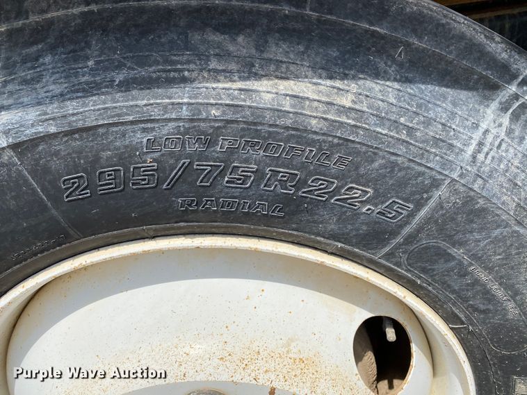 image for item HG9136 2014 Kenworth T805  dump truck