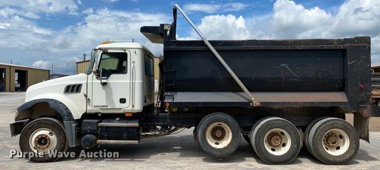 image for item HG9137 2009 Mack Granite GU713  dump truck