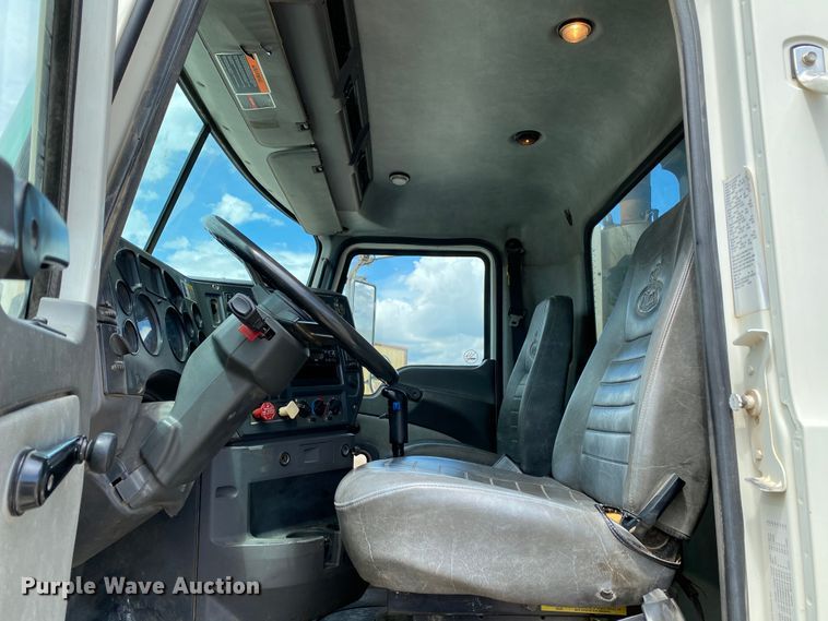 image for item HG9137 2009 Mack Granite GU713  dump truck