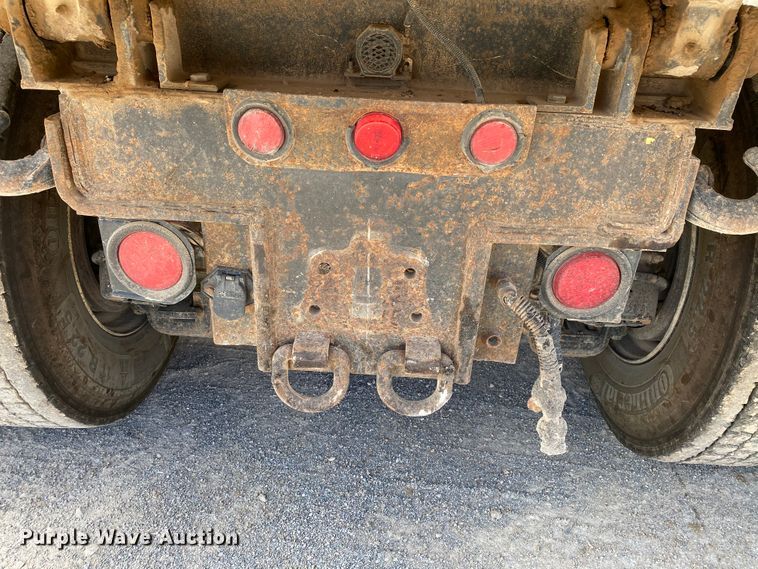 image for item HG9137 2009 Mack Granite GU713  dump truck